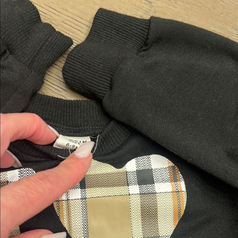 SHEIN Black and Plaid Kids Matching Set - Picture 4 of 5